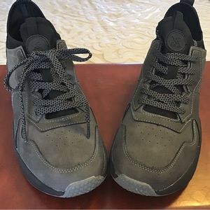 X-RAY SNEAKER! NEW-NEVER WORN, Gray / Black. See photos
